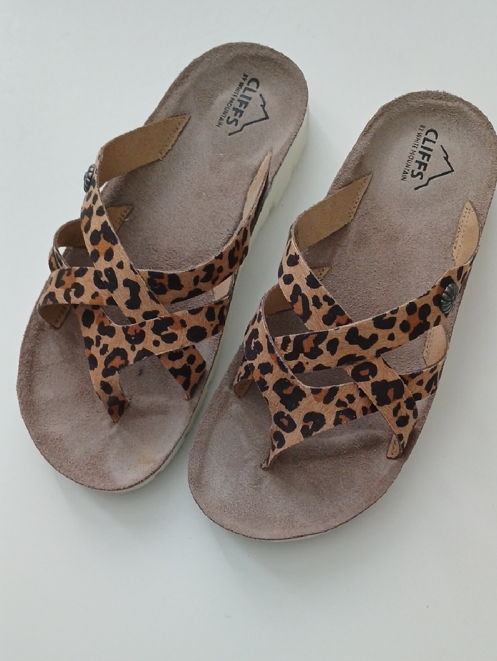 Cliffs by WHITE MOUNTAIN Leopard Print Cross-Strap Sandal - Tan & Black